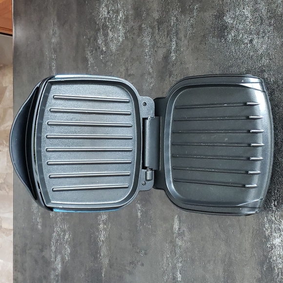 George Foreman 2-serving grill. - Picture 2 of 5